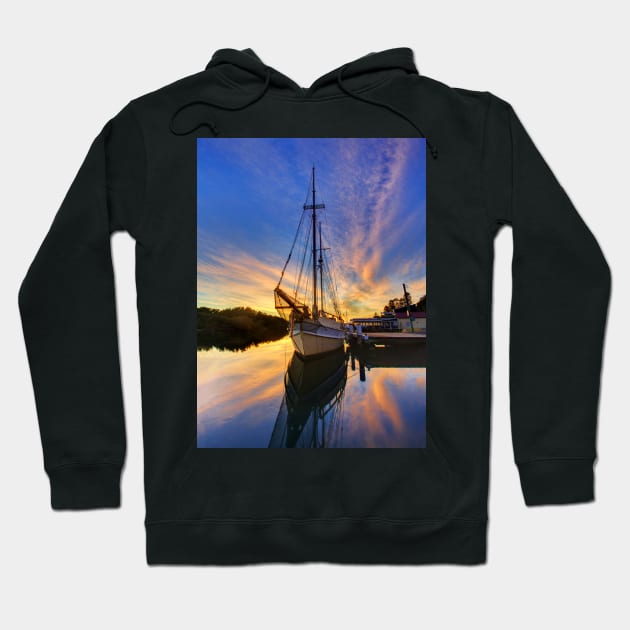 Woy Woy sunrise Hoodie by dags